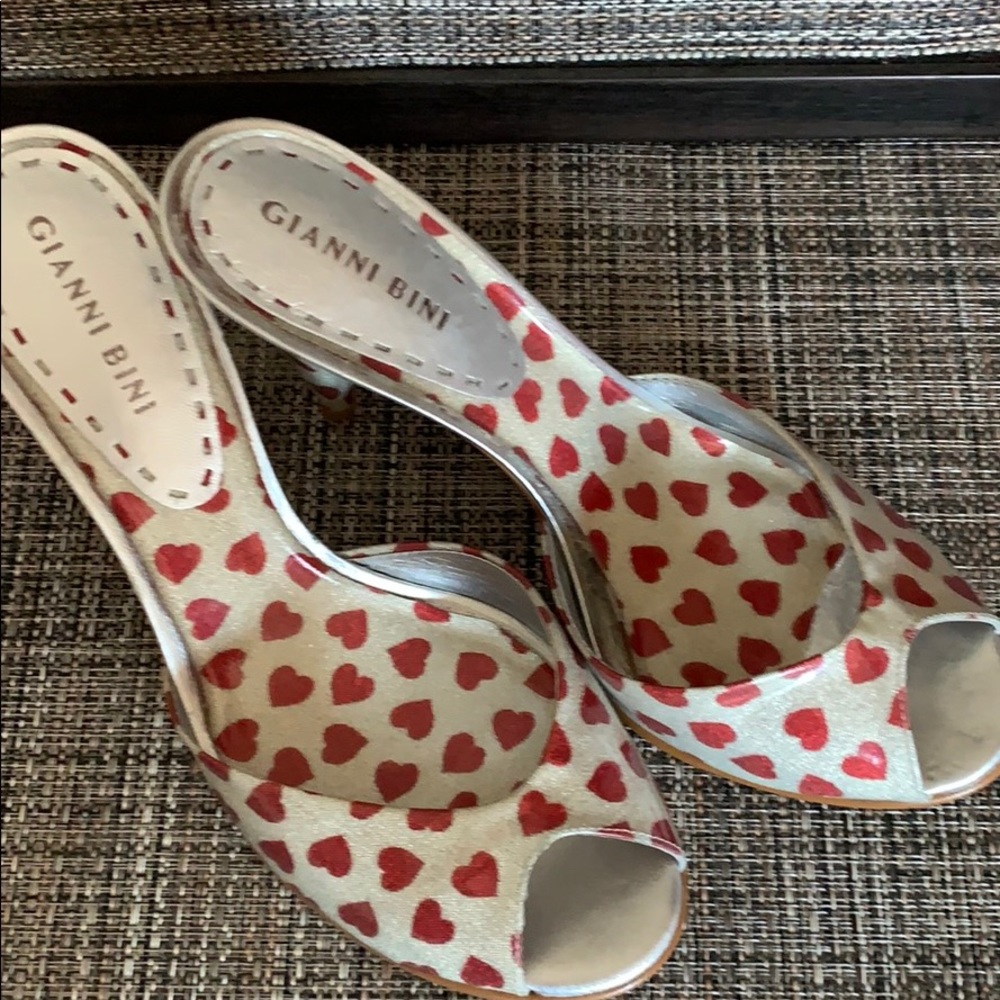 Gianni Bini Heart Heels
